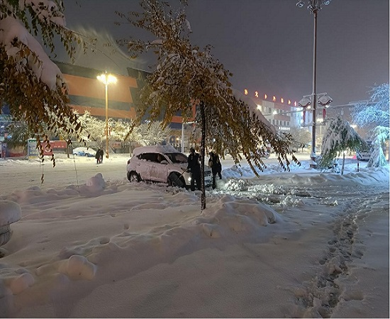 人保财险内蒙古呼伦贝尔市分公司全力应对雨雪极端天气