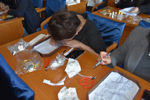 人保财险内蒙古鄂尔多斯市分公司：掐丝珐琅绘就女神节独特风采