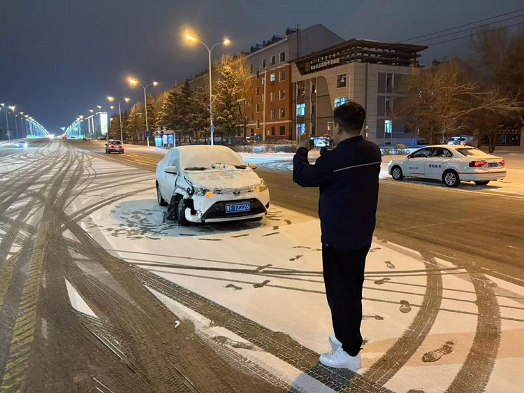 人保财险内蒙古兴安盟分公司：迎战强降雪，理赔服务“不掉链”