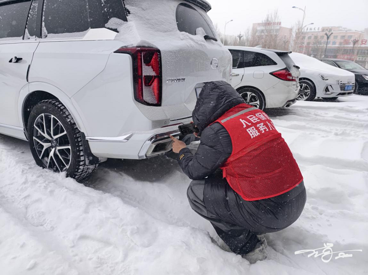 人保财险呼伦贝尔市分公司：闻雪而动战冰雪 高效服务护民生