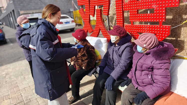 人保财险锡林郭勒盟分公司开展学雷锋志愿服务系列活动