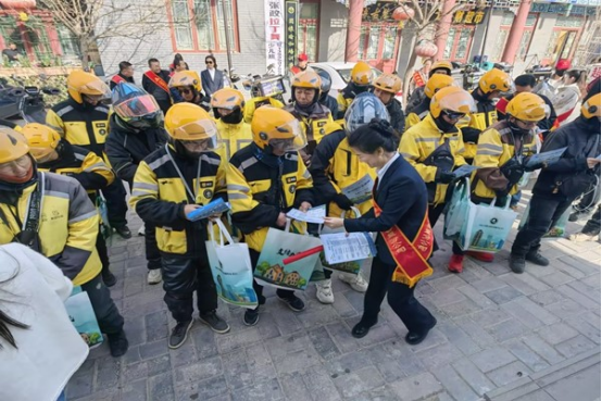 人保财险阿拉善分公司多维开展3·15金融消保宣教 精准守护群众金融消费安全